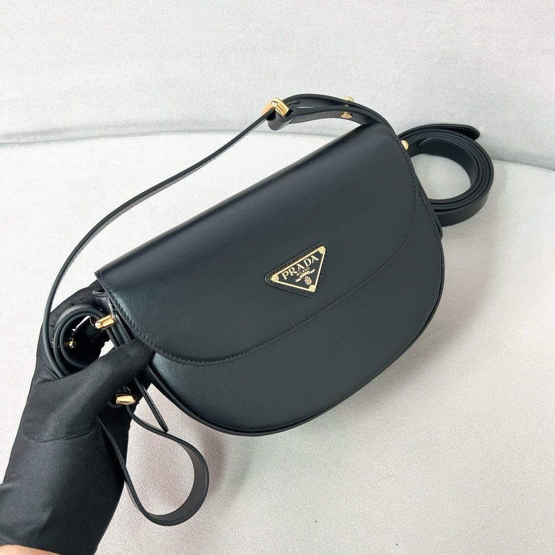 Black Leather Arque Shoulder Bag - Level 5