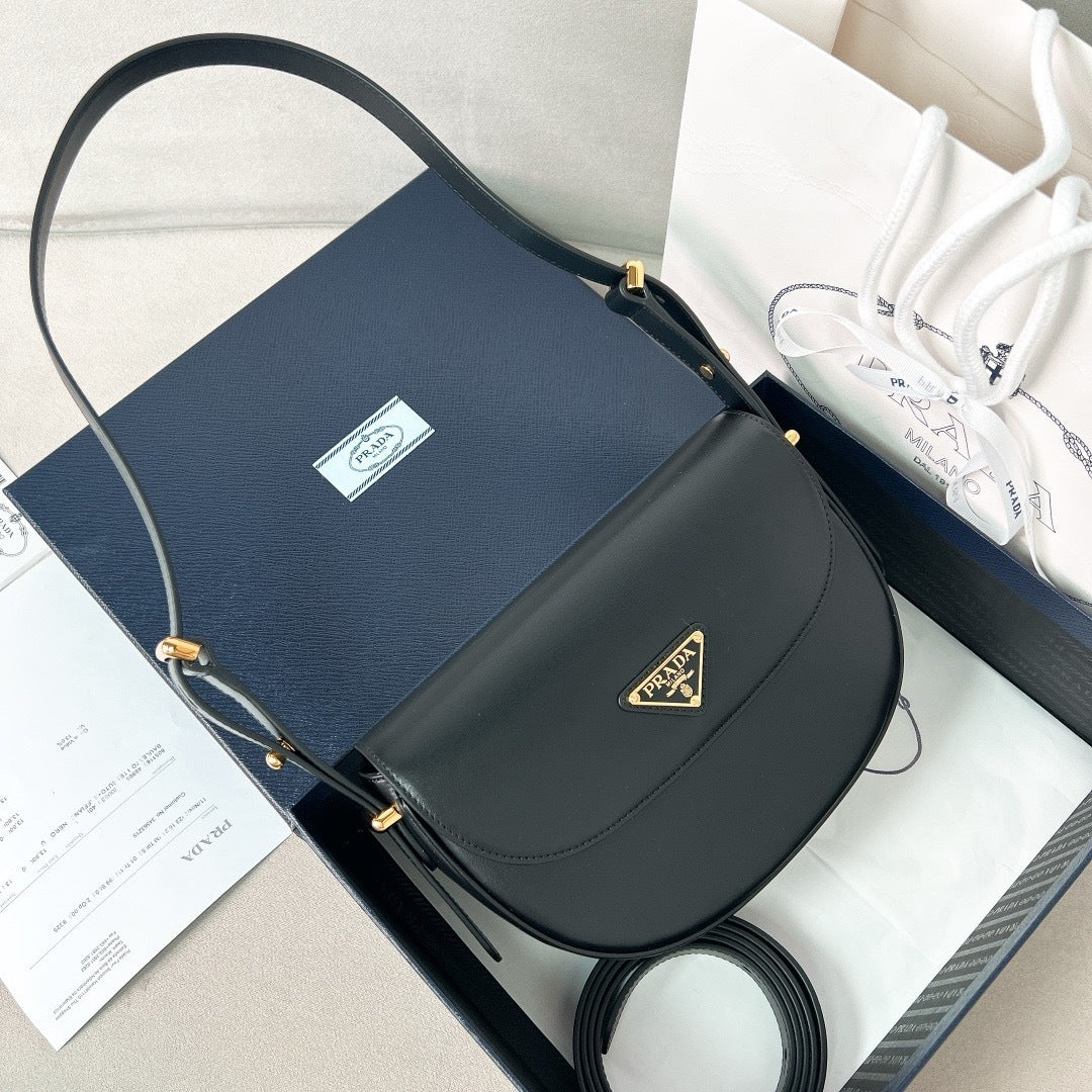 Black Leather Arque Shoulder Bag - Level 5