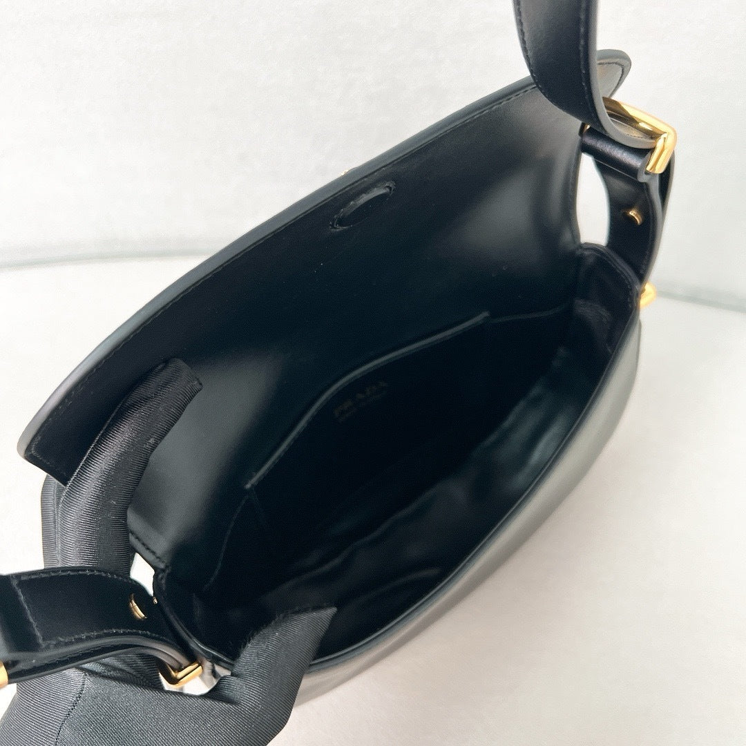 Black Leather Arque Shoulder Bag - Level 5