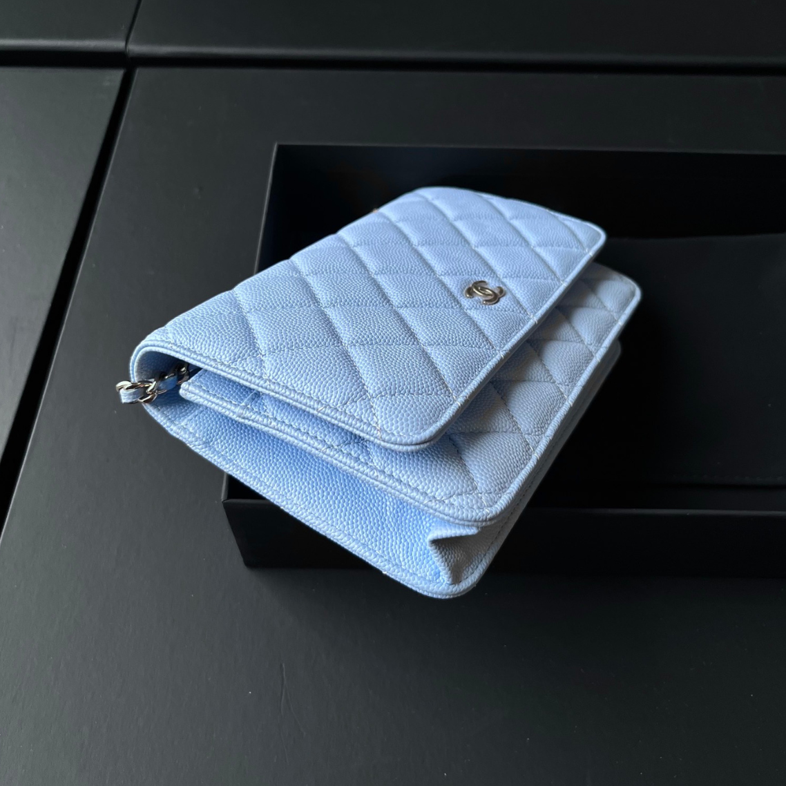 Wallet On Chain Light Blue Caviar Leather - Level X