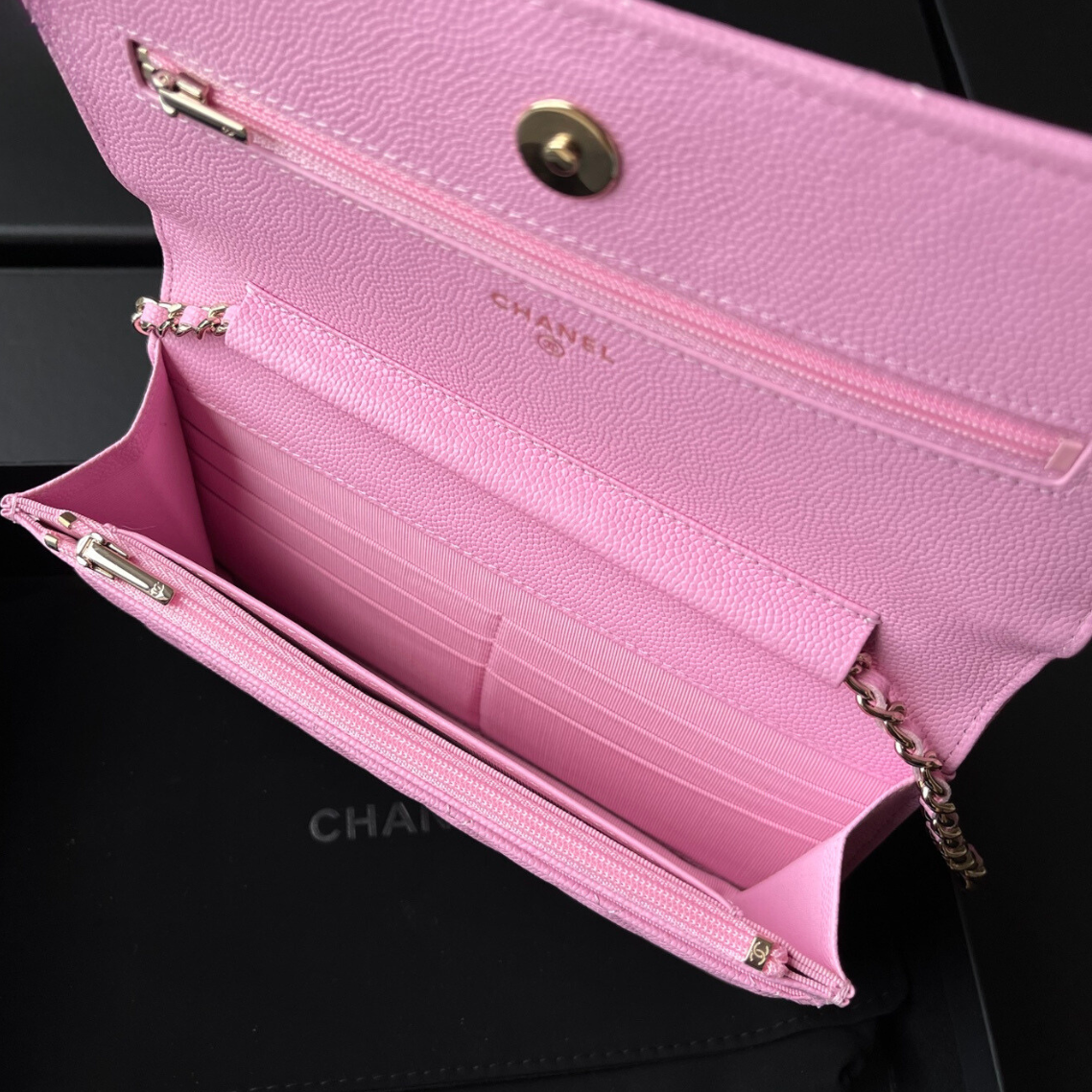Wallet On Chain Pink Caviar Leather - Level X