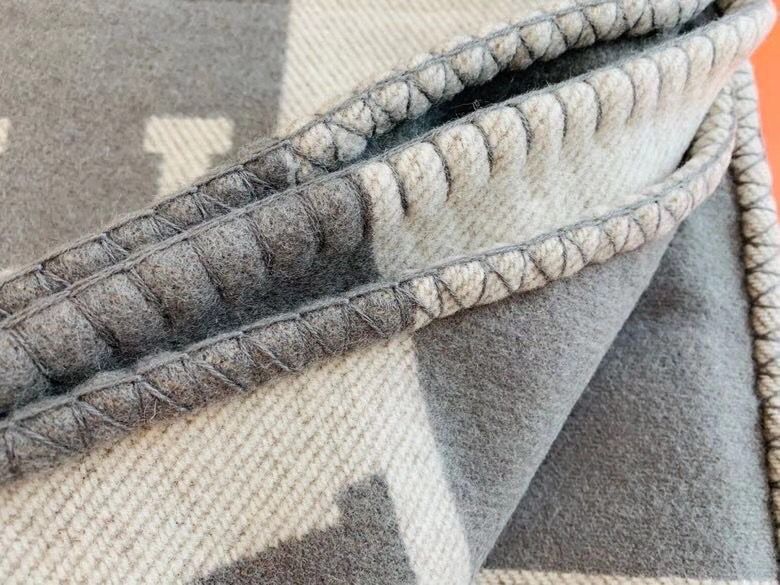 Grey Avalon Throw Blanket - Level 5