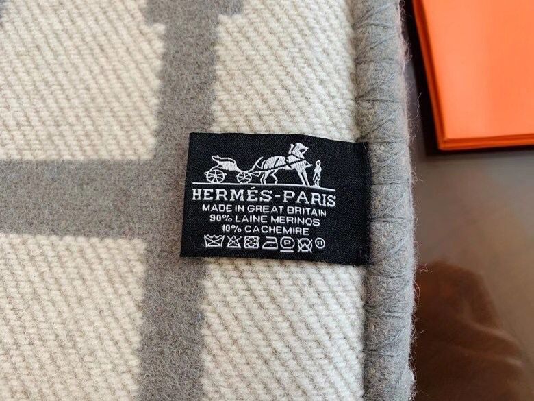 Grey Avalon Throw Blanket - Level 5