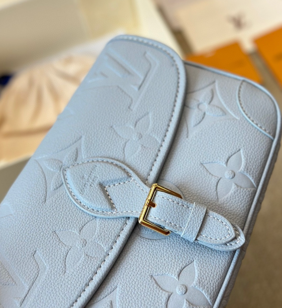 Diane Shoulder Bag Blue LOU - Level 3