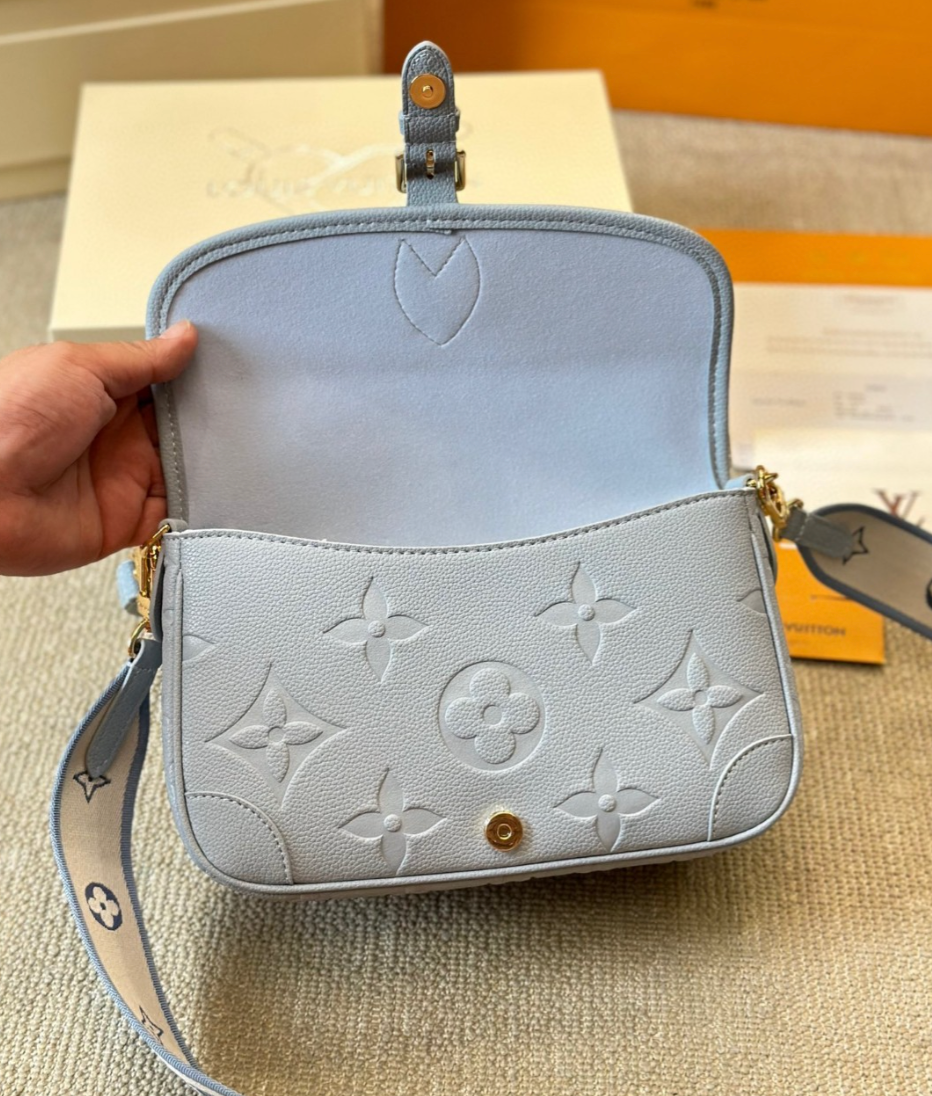 Diane Shoulder Bag Blue LOU - Level 3