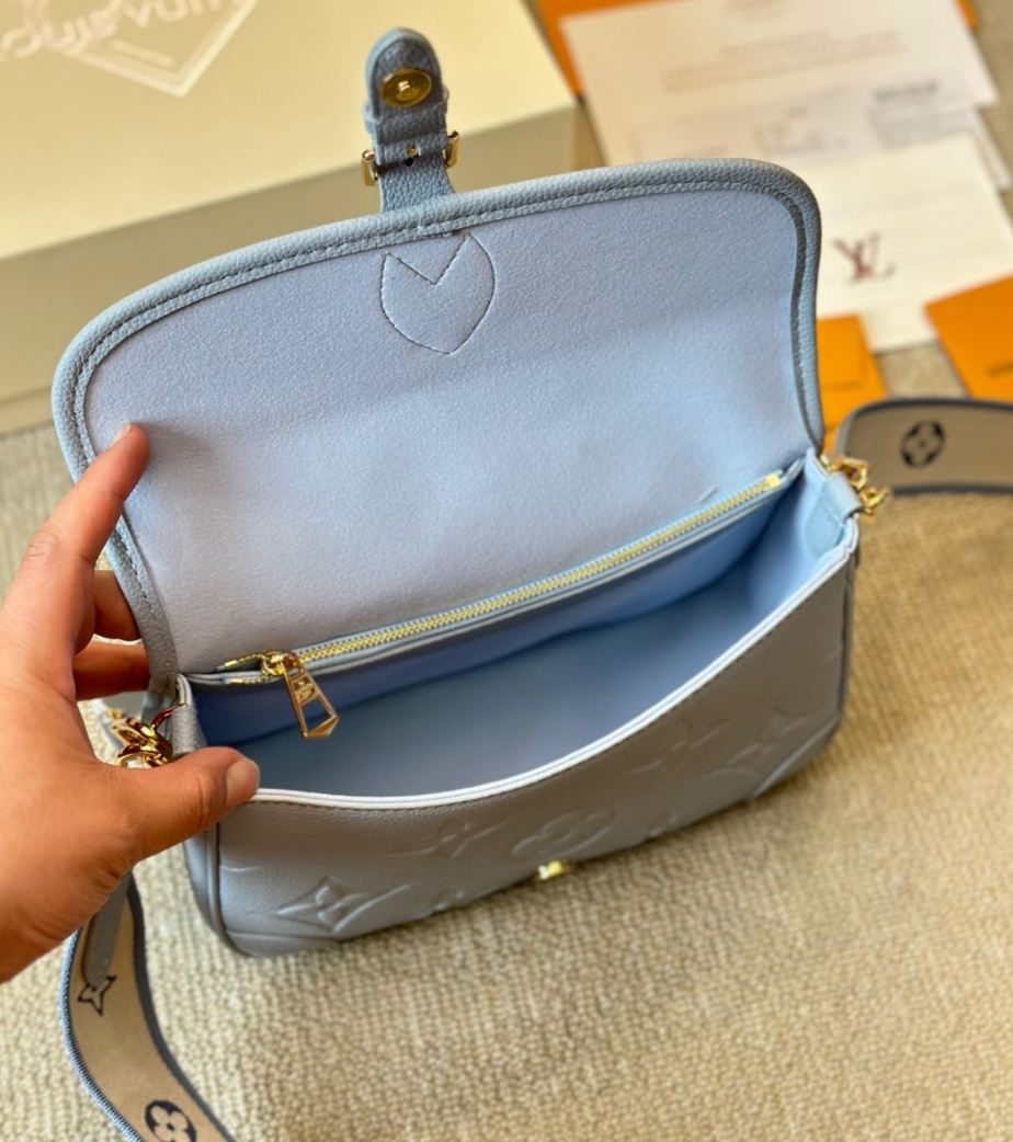 Diane Shoulder Bag Blue LOU - Level 3
