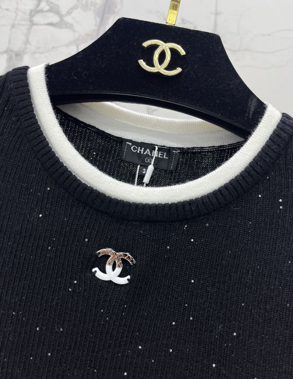 Rhinestone Contrast Knit T Shirt