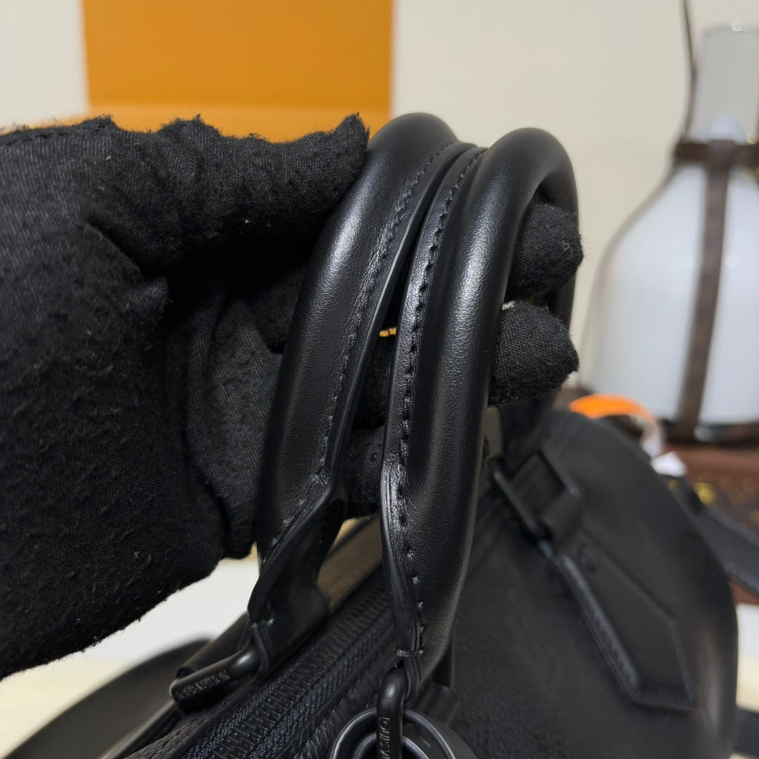 P9 Speedy 30 Bandouliere Ultra Black Leather - Level 5