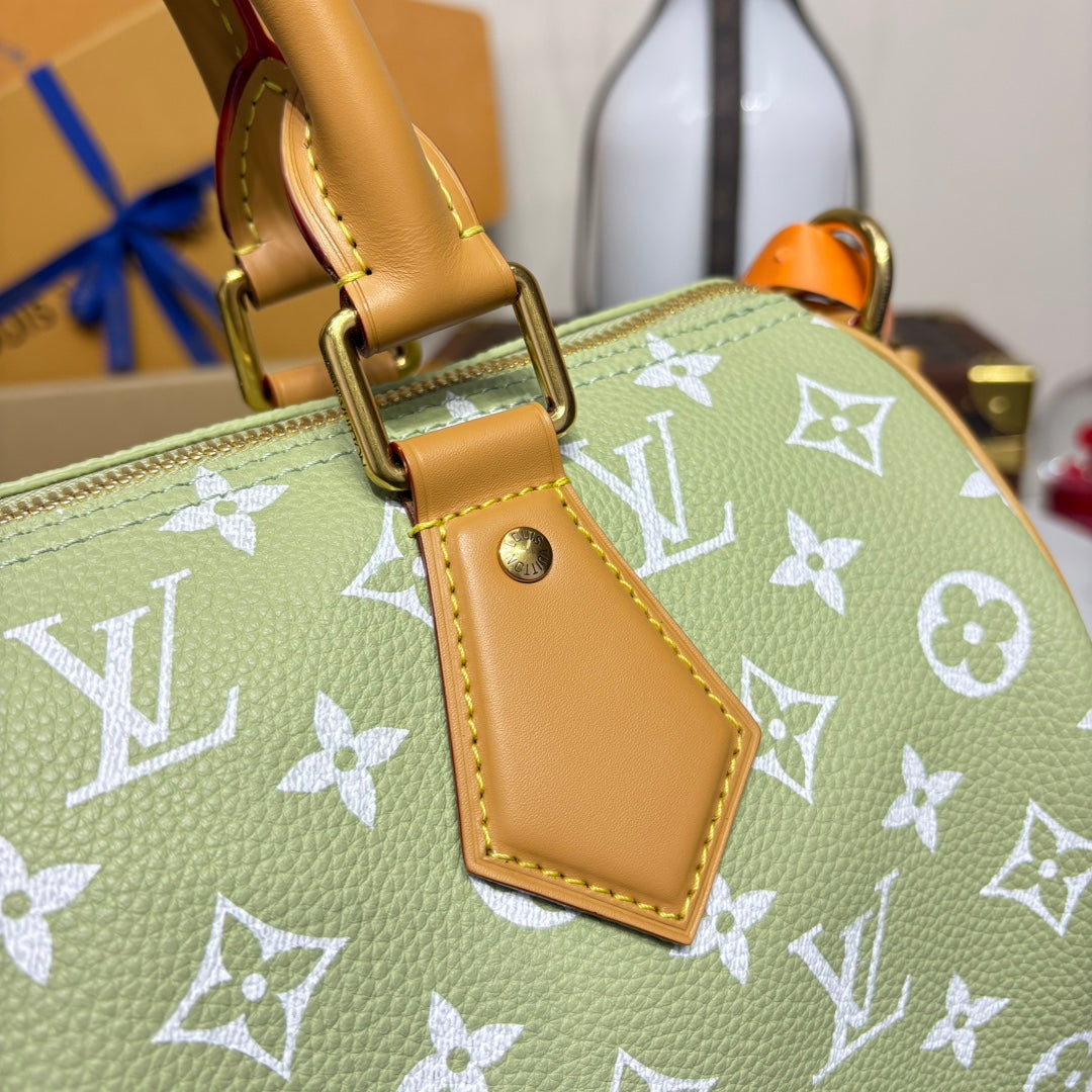 P9 Speedy 30 Bandouliere Light Green Leather - Level 5