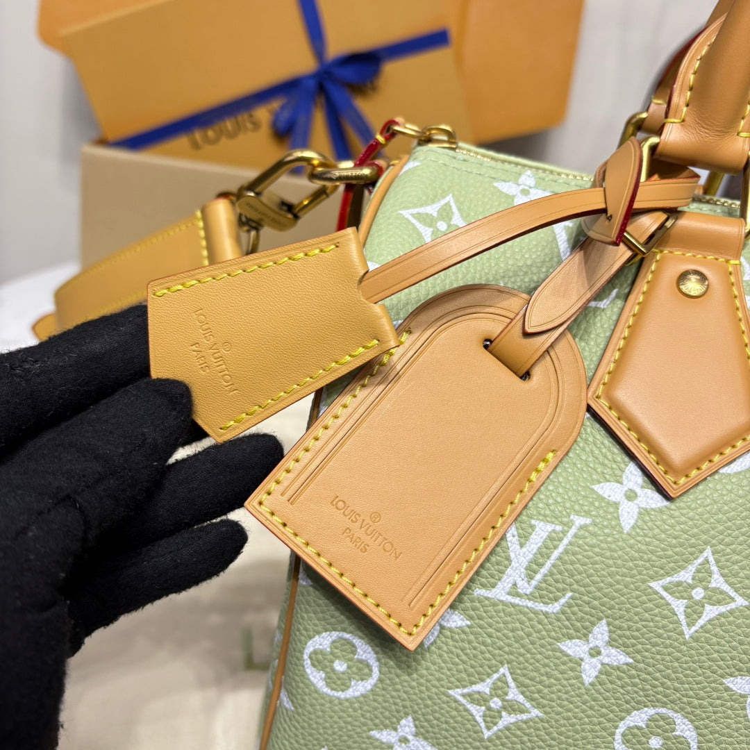 P9 Speedy 30 Bandouliere Light Green Leather - Level 5