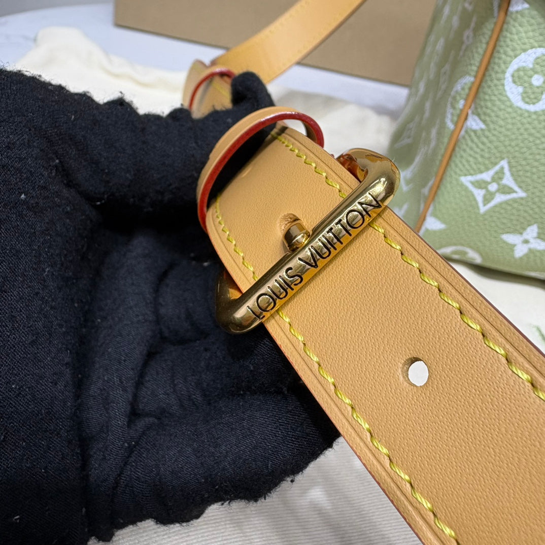 P9 Speedy 30 Bandouliere Light Green Leather - Level 5