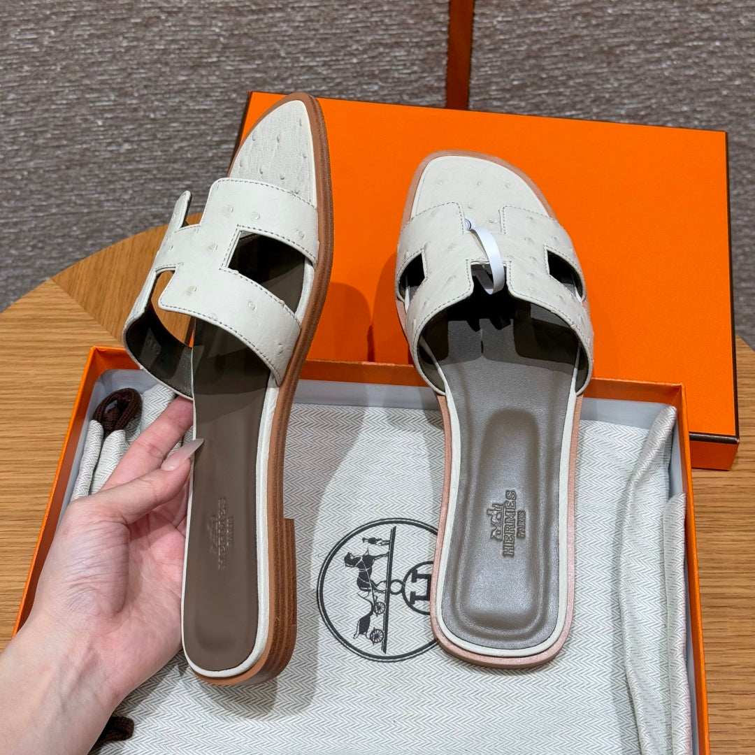 Wool White Ostrich Oran Sandals - Level X