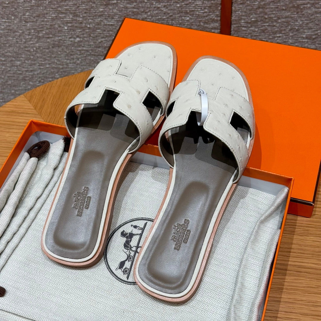 Wool White Ostrich Oran Sandals - Level X