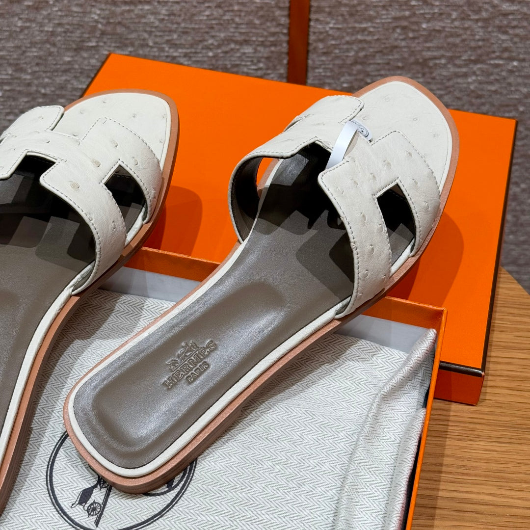 Wool White Ostrich Oran Sandals - Level X