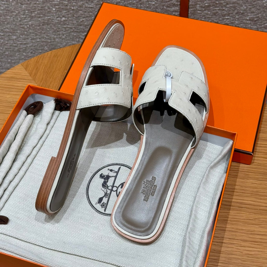 Wool White Ostrich Oran Sandals - Level X