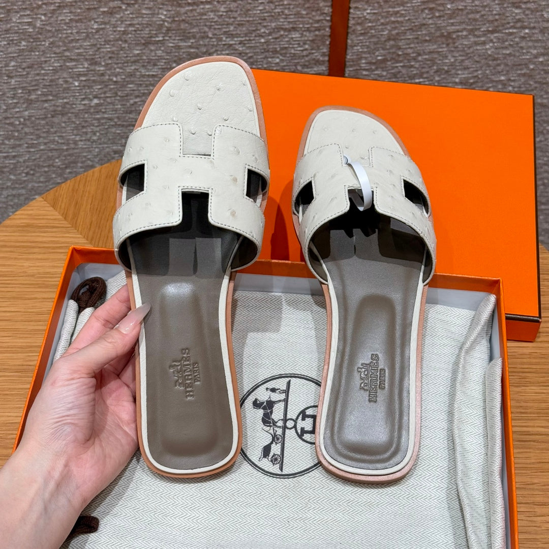 Wool White Ostrich Oran Sandals - Level X