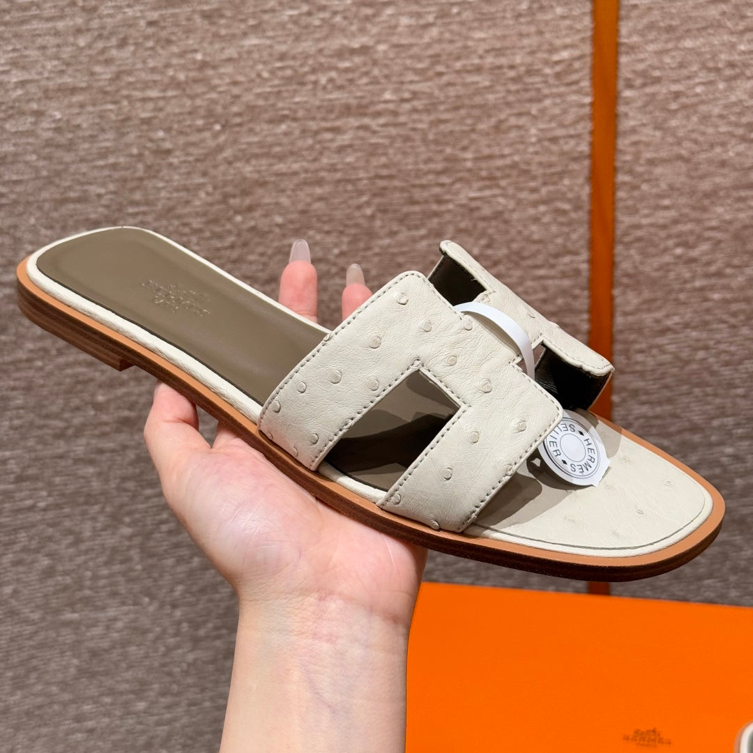 Wool White Ostrich Oran Sandals - Level X