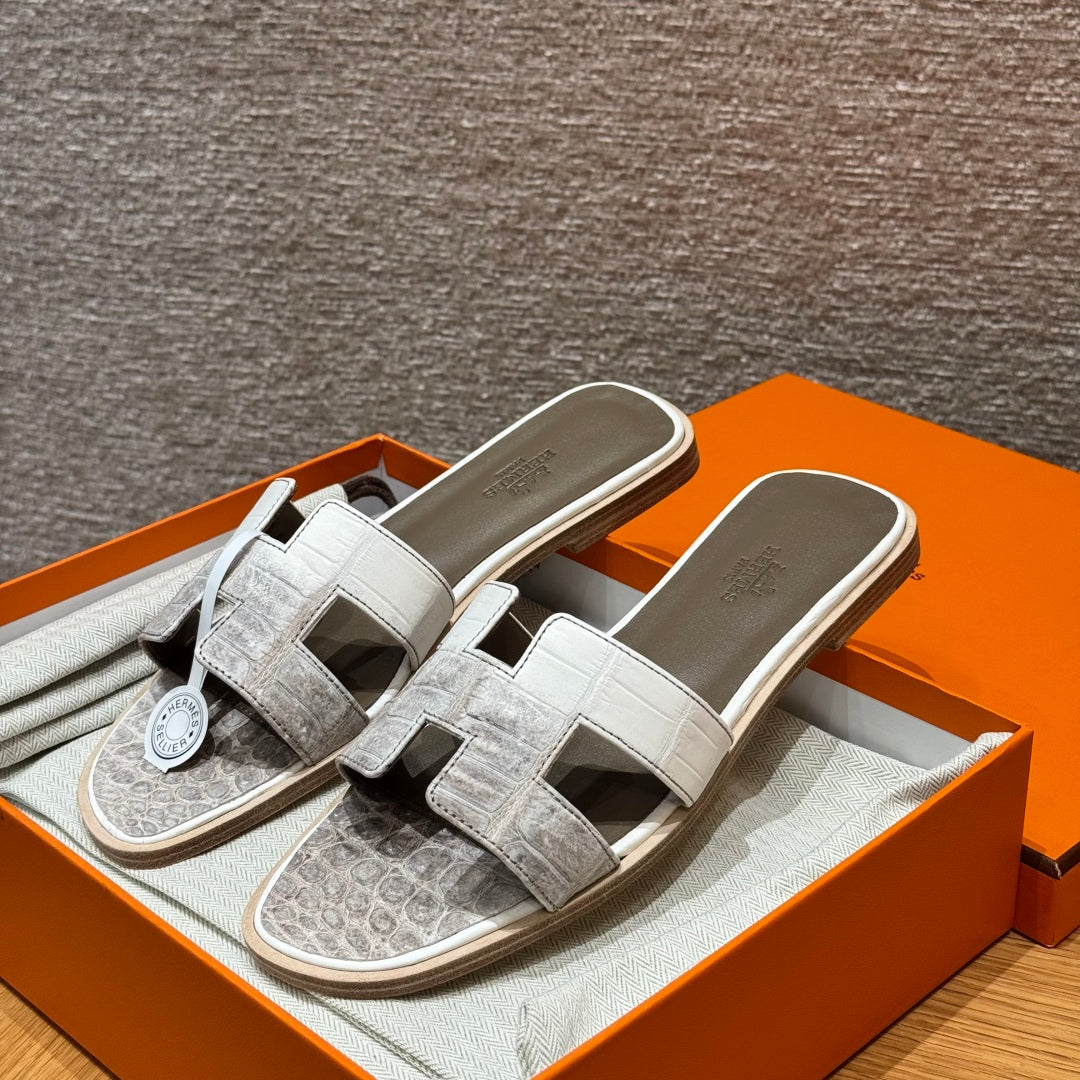 Himalayan Croc Oran Sandals - Level X