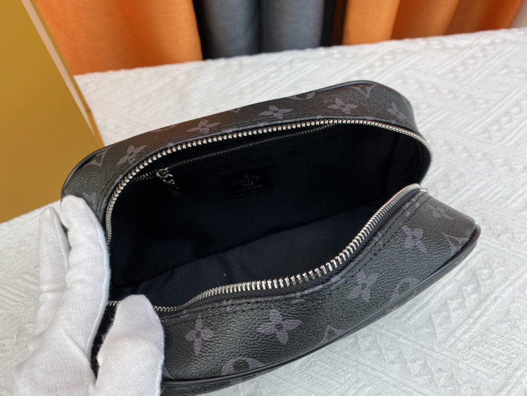 Toiletry Pouch GM LOU - Level 3