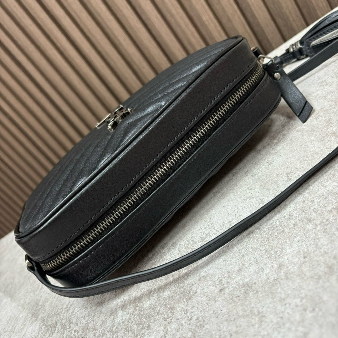 Leather Lou Camera Bag - Level 5