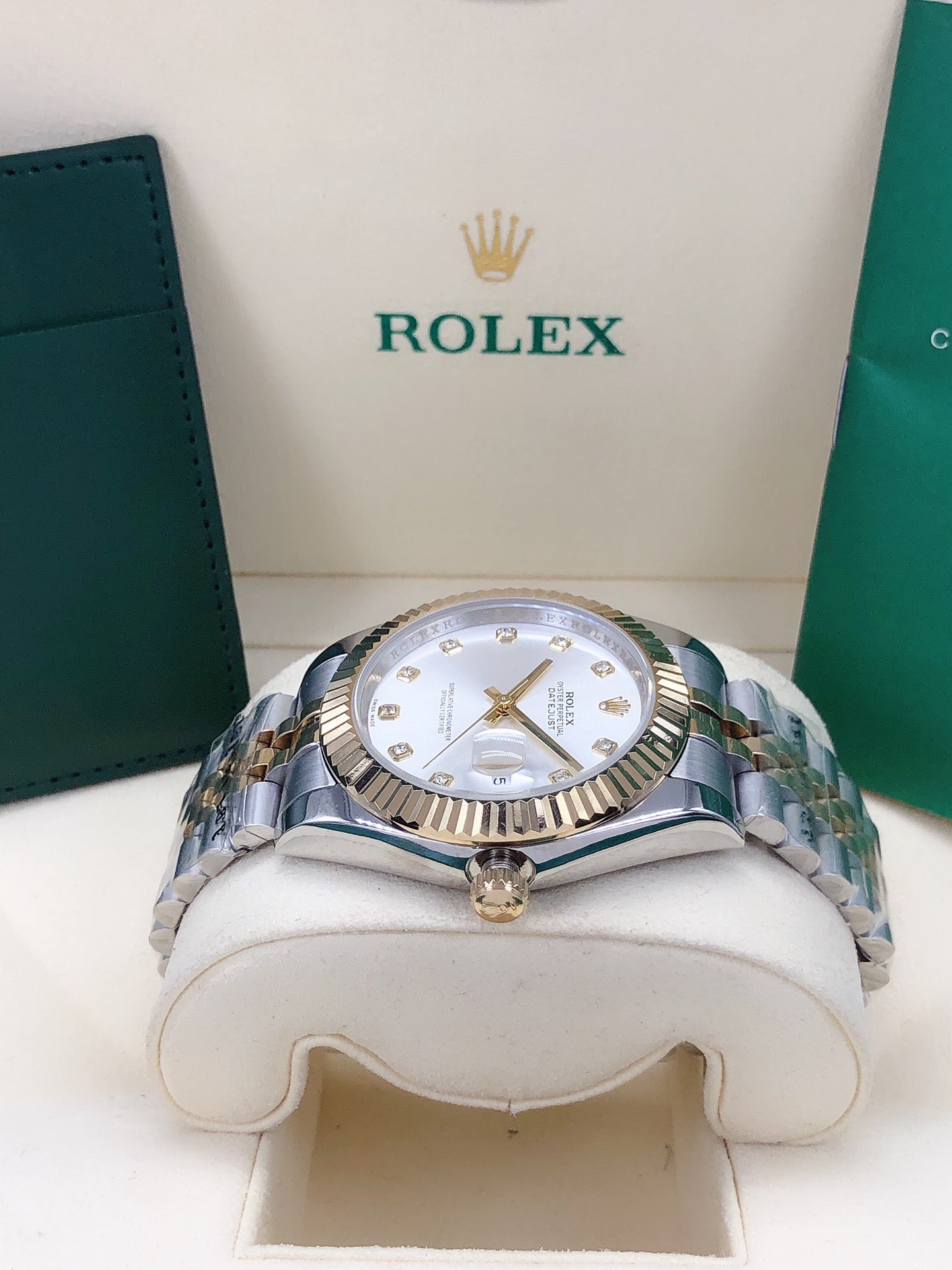 Jubilee Datejust Watch White Two-Tone 41mm RLX - Level 3