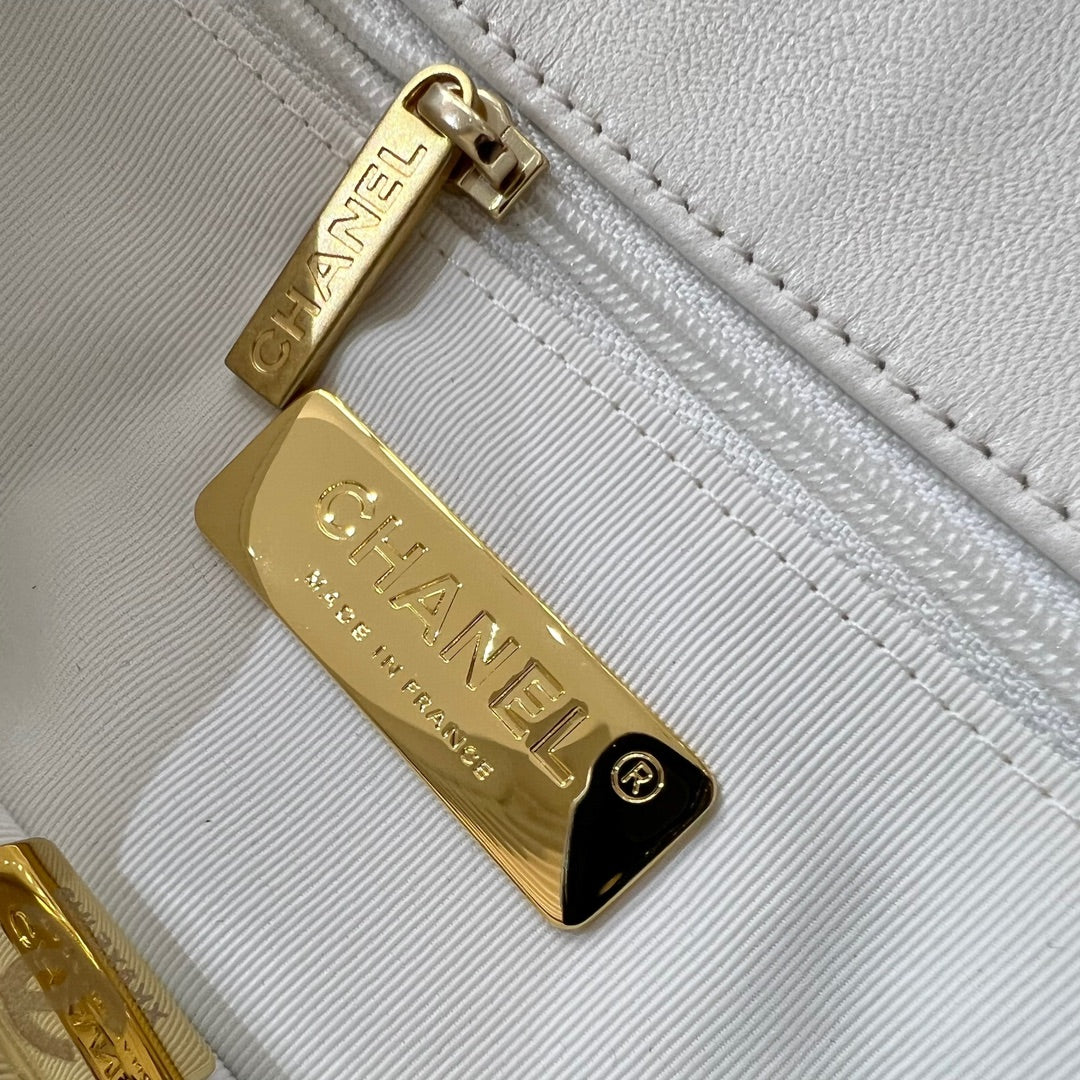 19 Bag Small White & Gold CNL - Level X