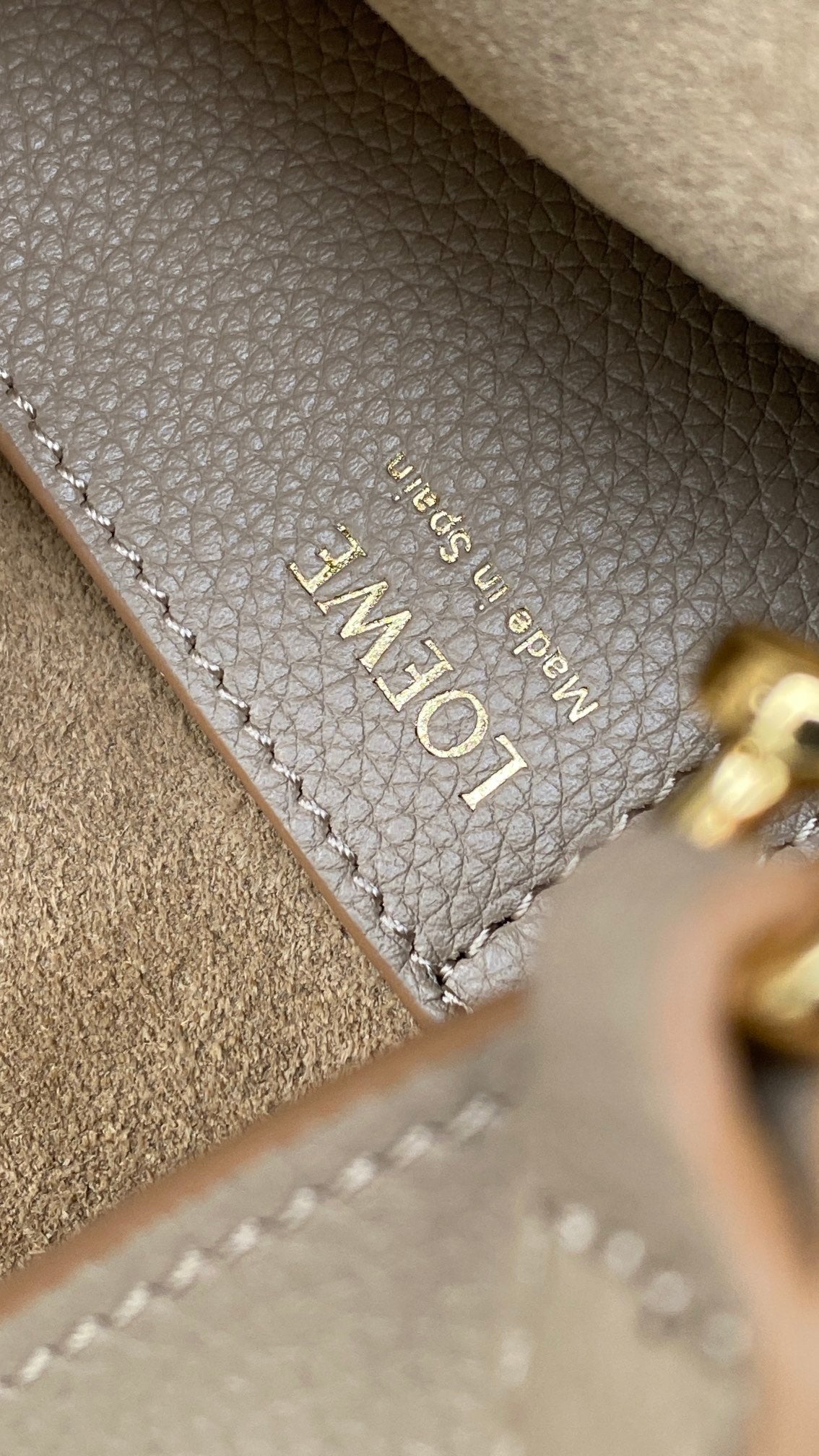 Mini Pebble Bucket Bag Beige Leather - Level 5
