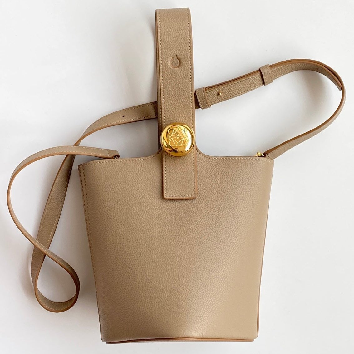 Mini Pebble Bucket Bag Beige Leather - Level 5