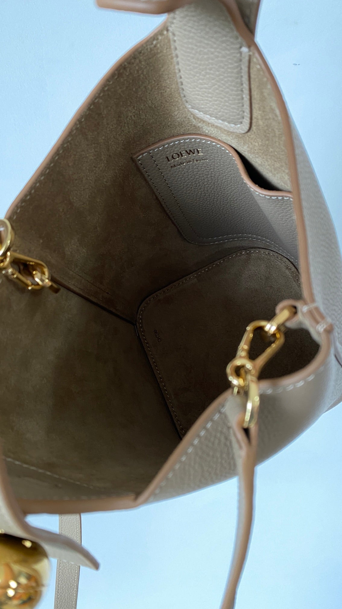 Mini Pebble Bucket Bag Beige Leather - Level 5