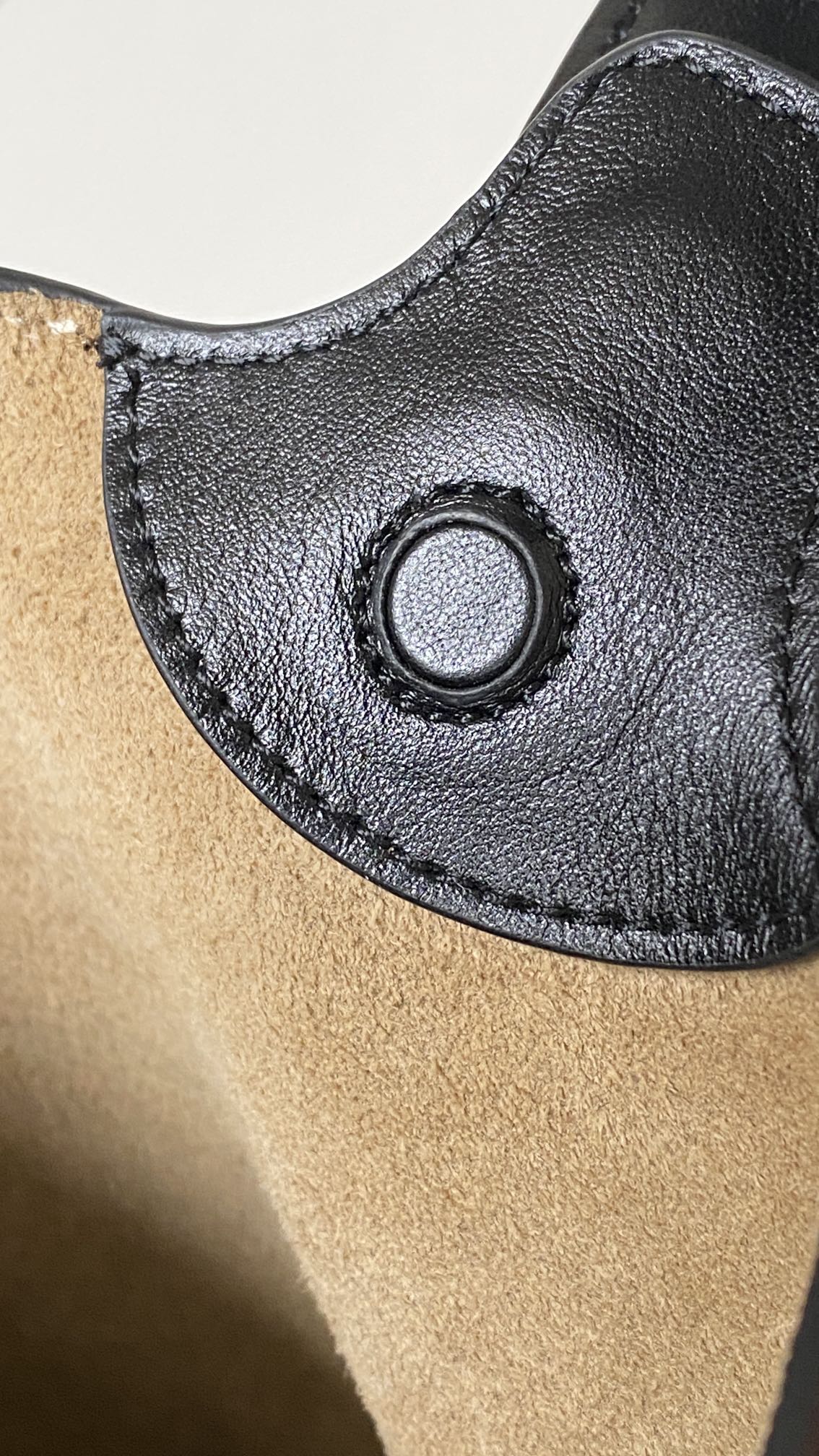 Mini Pebble Bucket Bag Black Leather - Level 5