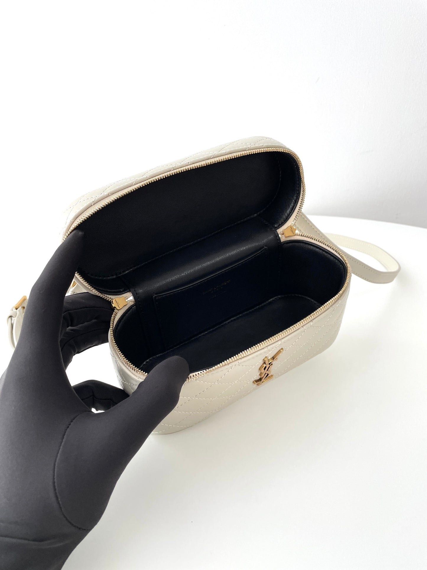 Gaby Vanity Bag Blanc Vintage Leather - Level 5