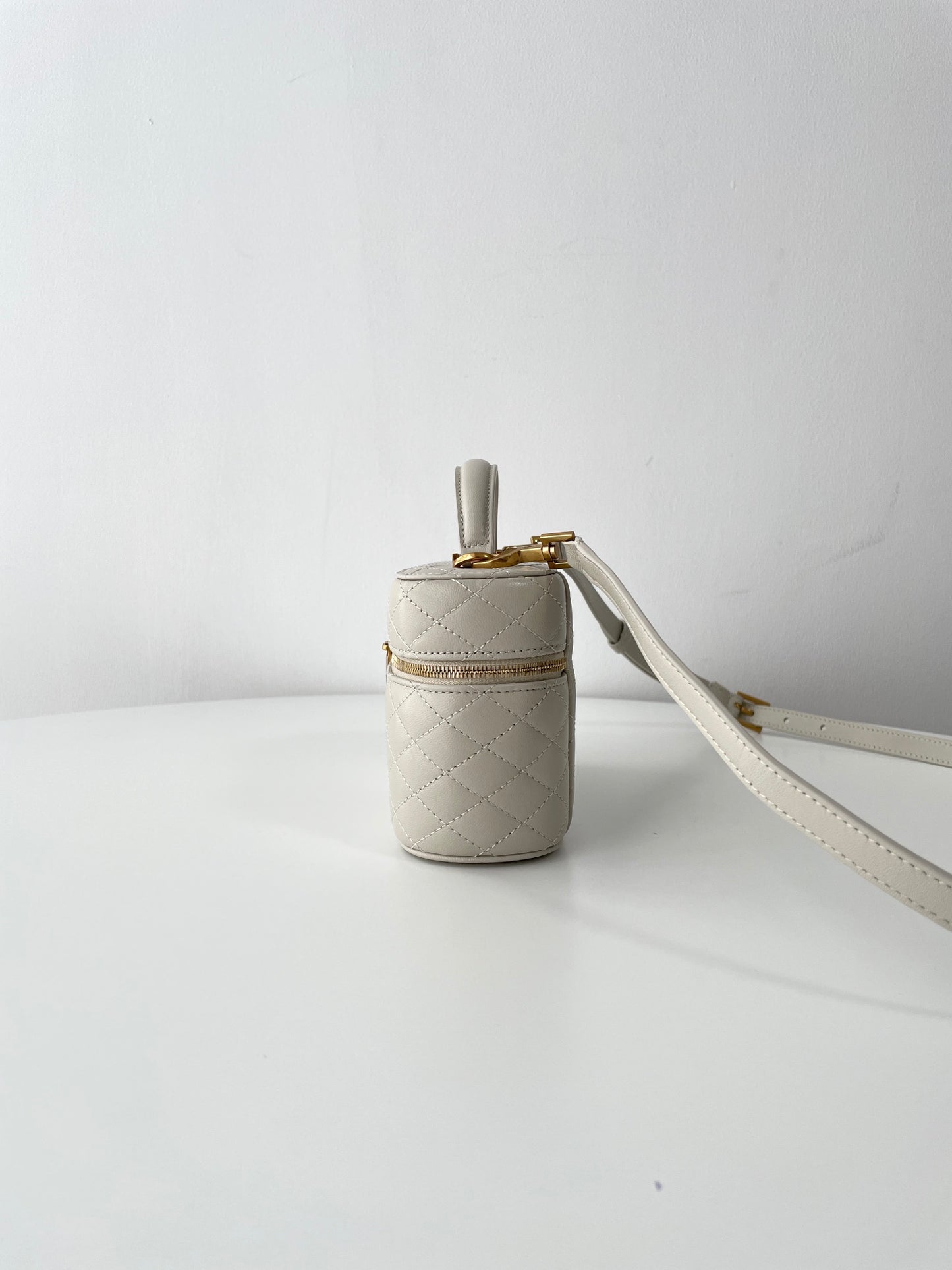 Gaby Vanity Bag Blanc Vintage Leather - Level 5