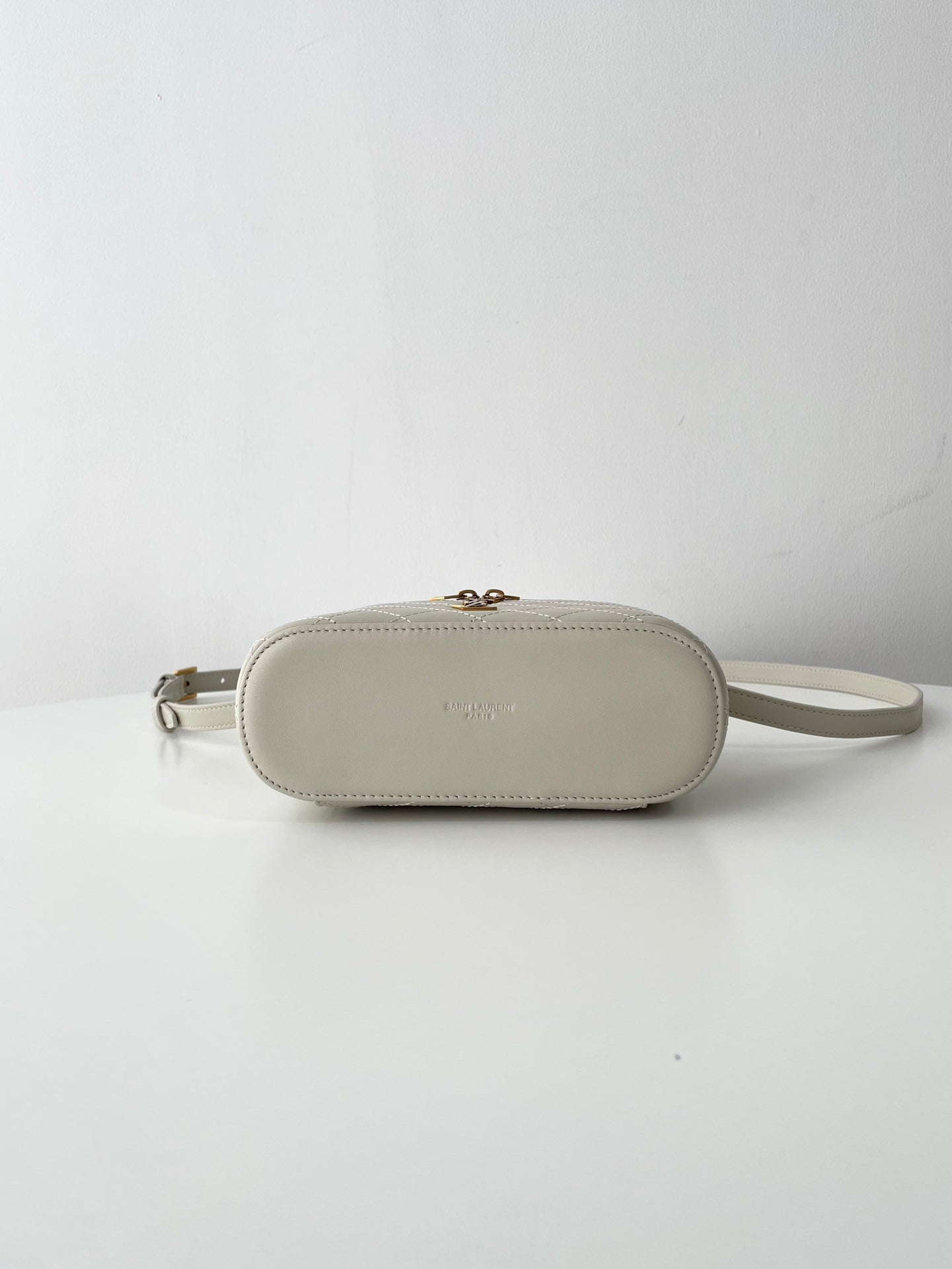 Gaby Vanity Bag Blanc Vintage Leather - Level 5