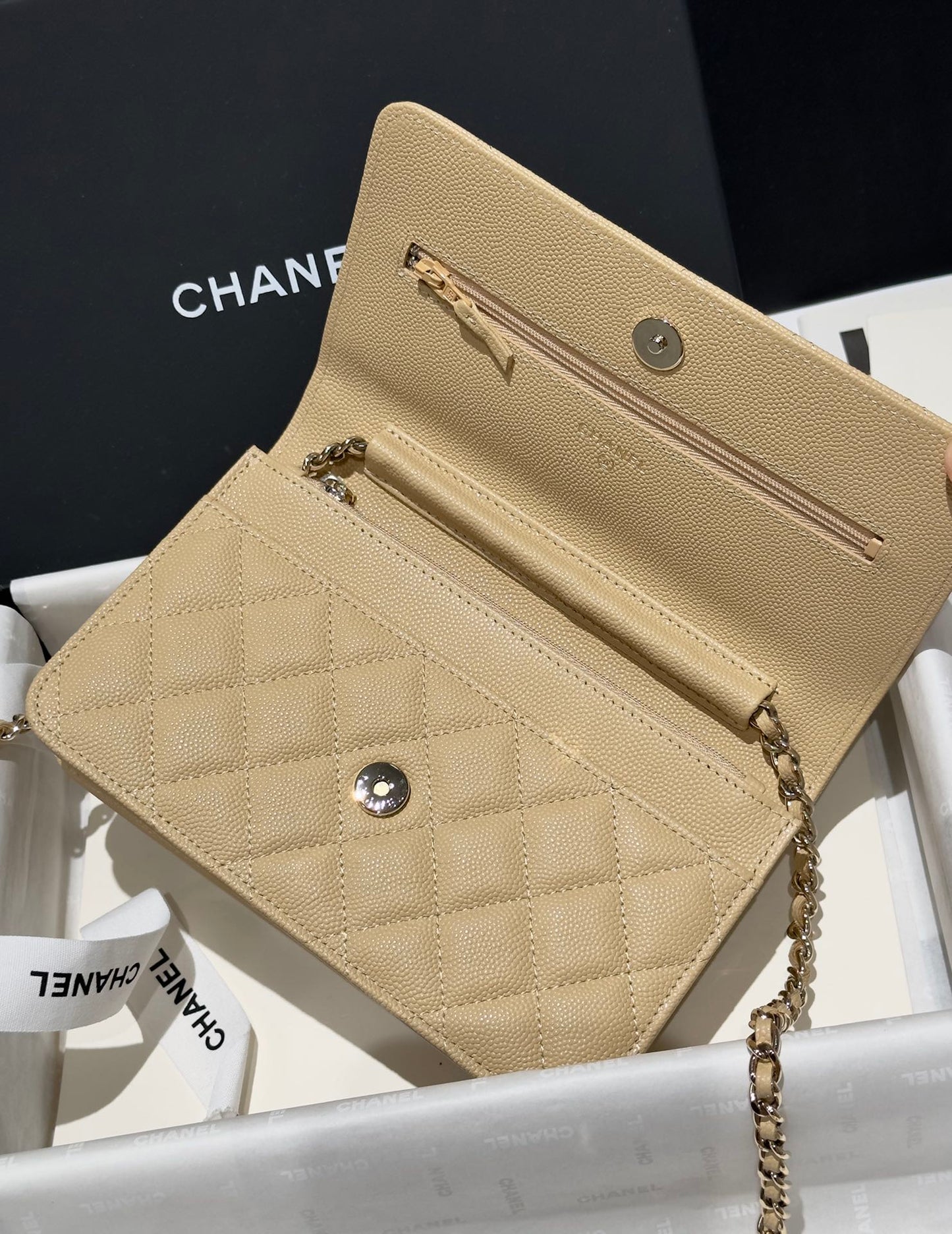 Diamond Beige Caviar Leather Wallet On Chain - Level 5