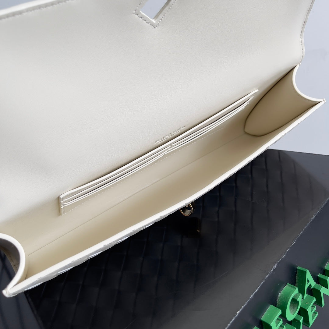 Andiamo Clutch Cream Leather - Level 5