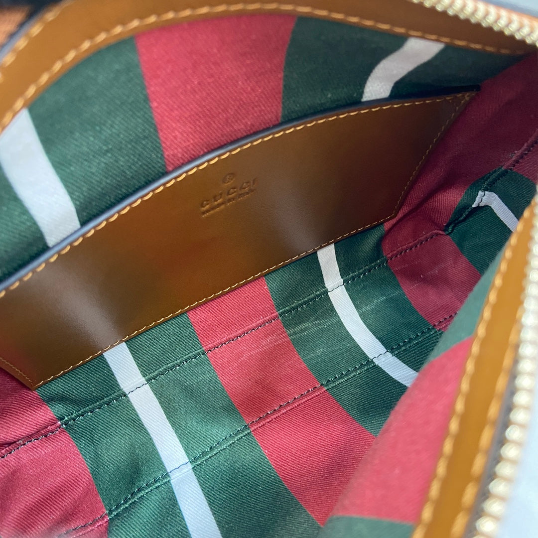 Emblem Shoulder Bag - Level 5