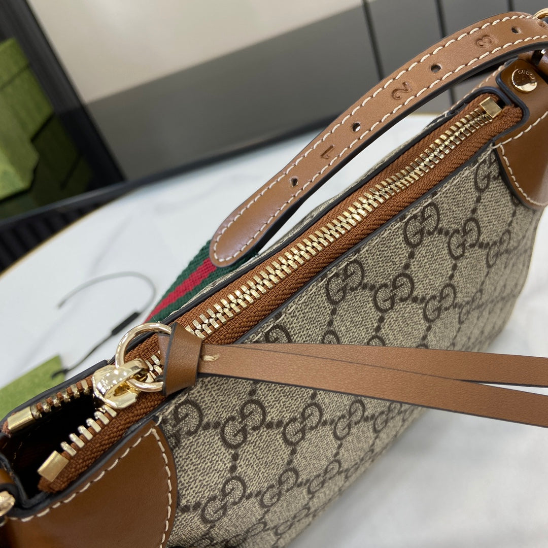 Emblem Shoulder Bag - Level 5