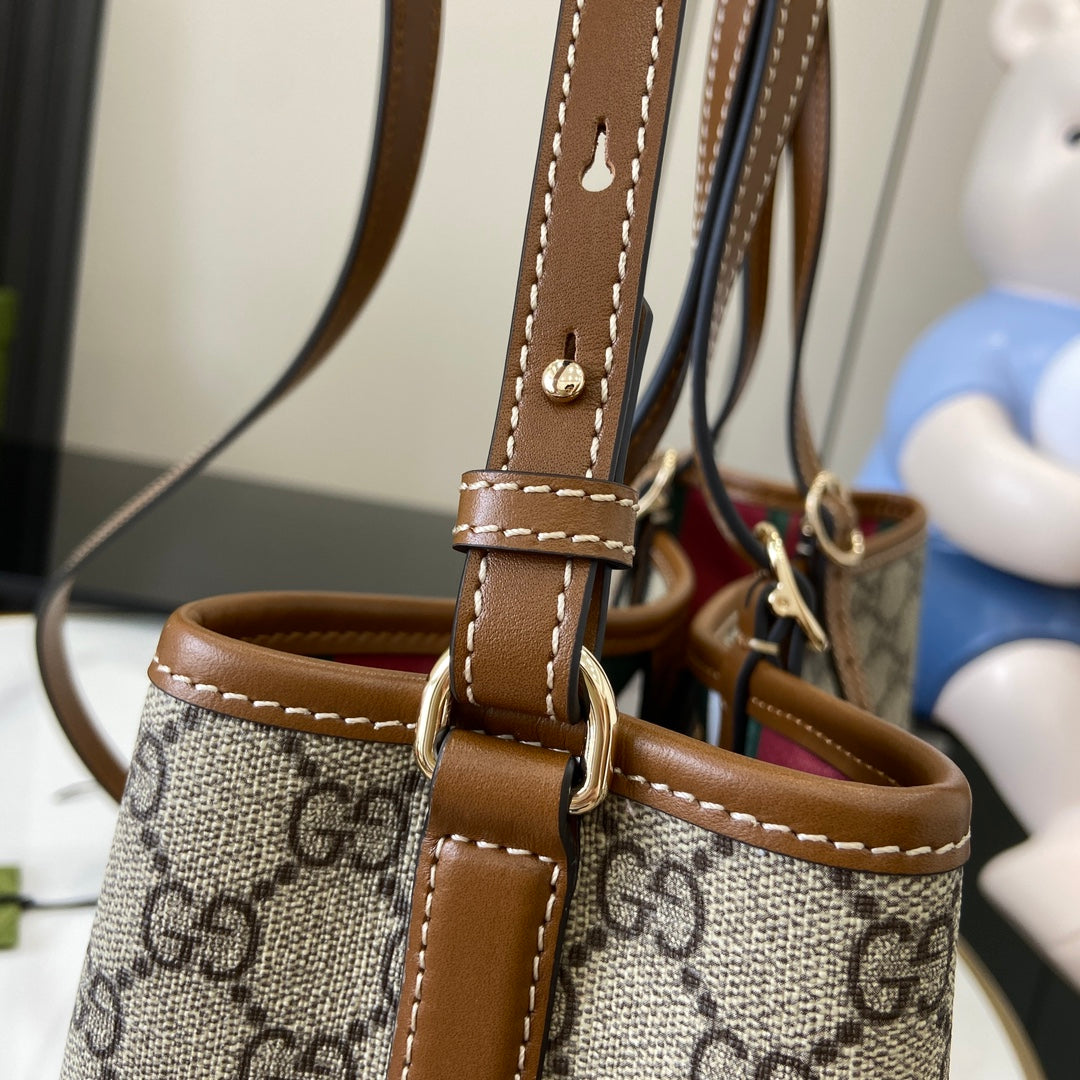 Emblem Small Tote Bag - Level 5