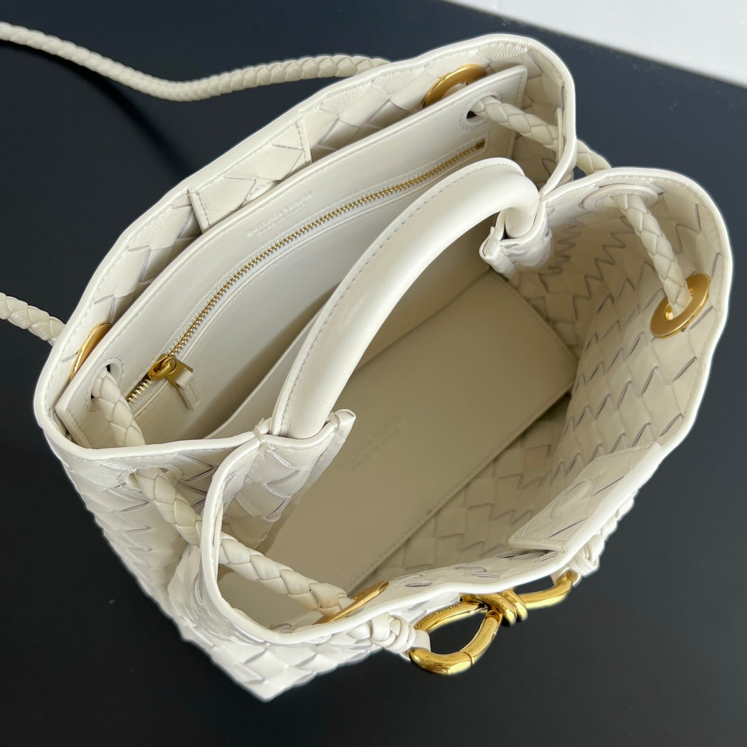 Small Andiamo Tote White Woven Leather - Level 5