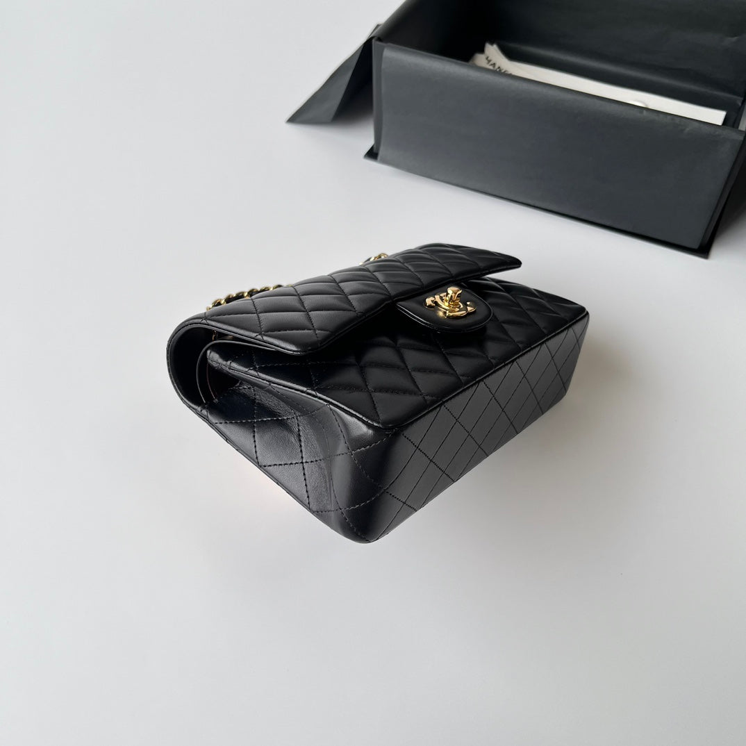 Black Lambskin Leather Small Flap Bag - Level X