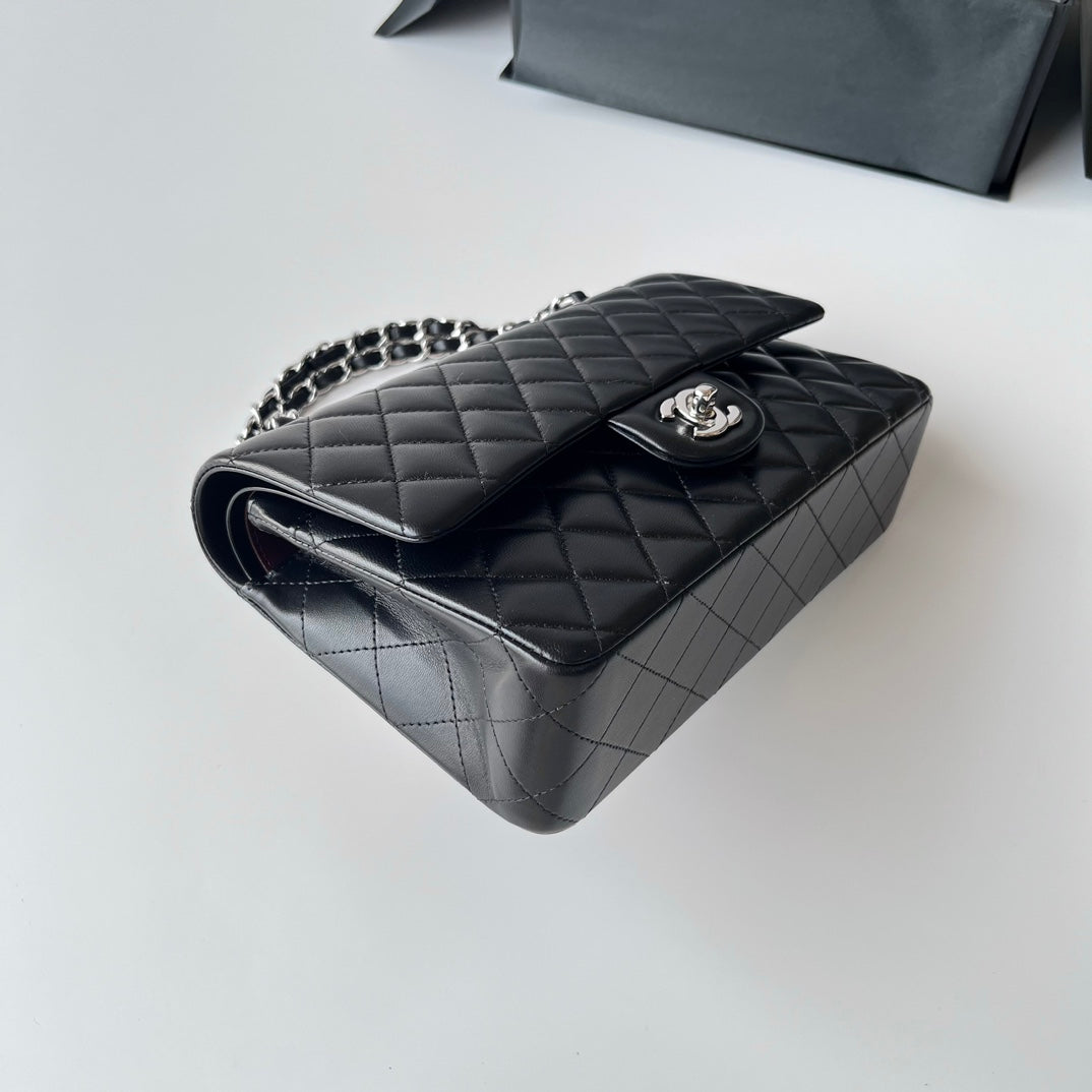 Black Lambskin Leather Medium Flap Bag - Level X