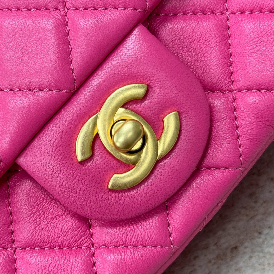Bright Pink Pearl Crush Mini Flap - Level X