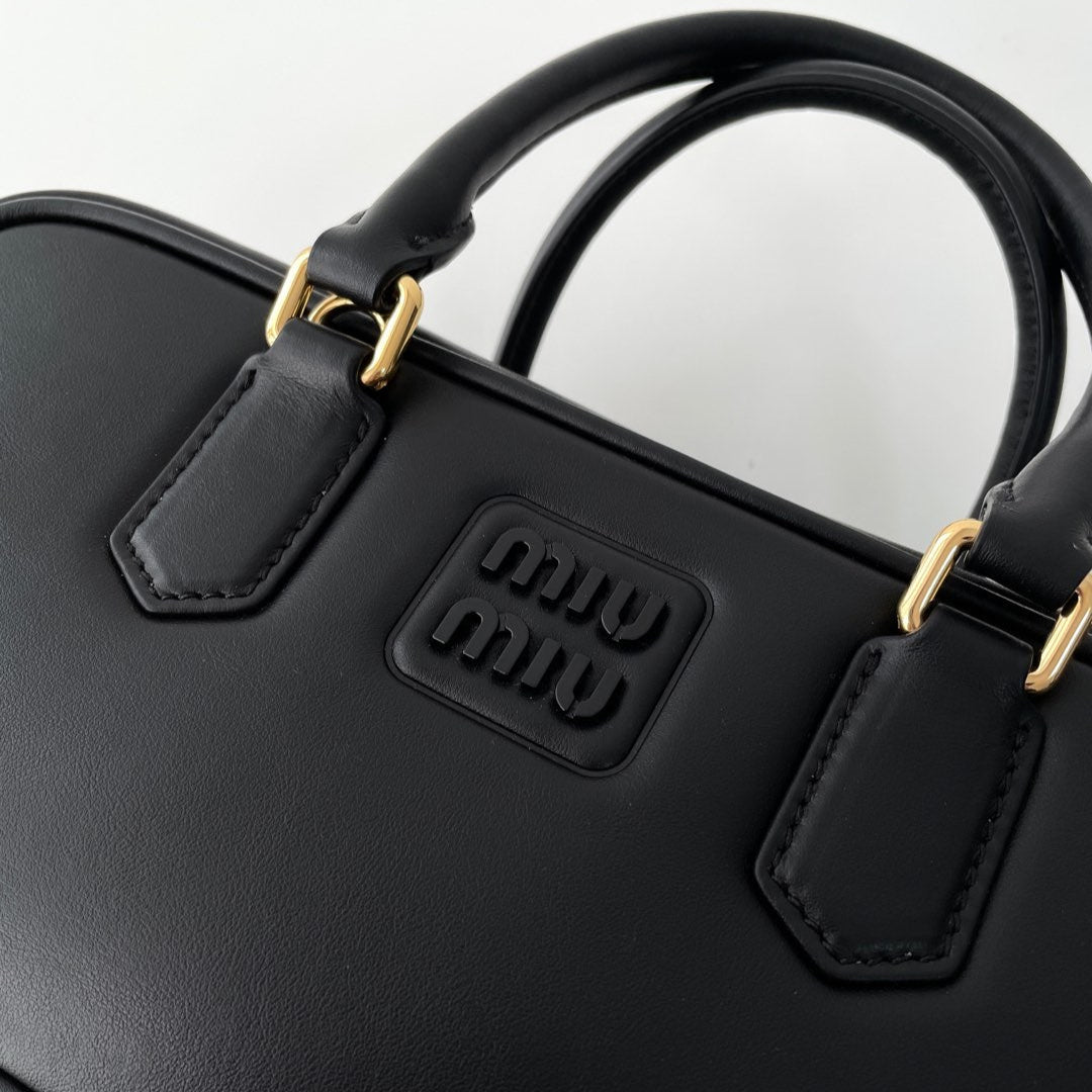 Black Leather Medium Arcadie Bag - Level 5