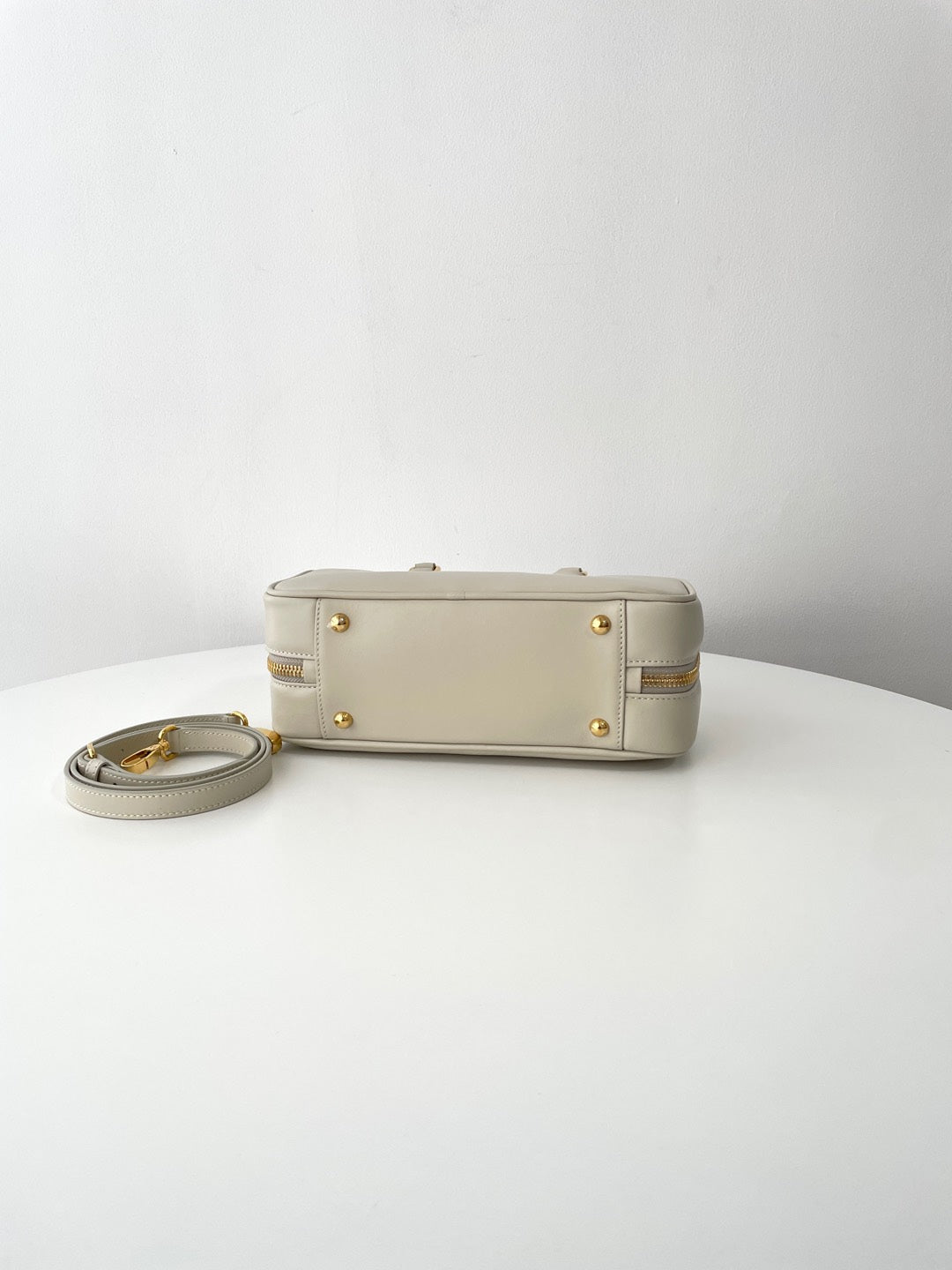 Chalk White Leather Medium Arcadie Bag - Level 5