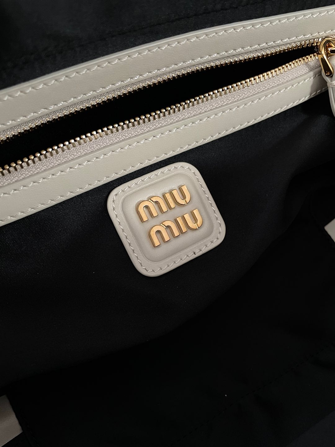 Chalk White Leather Medium Arcadie Bag - Level 5