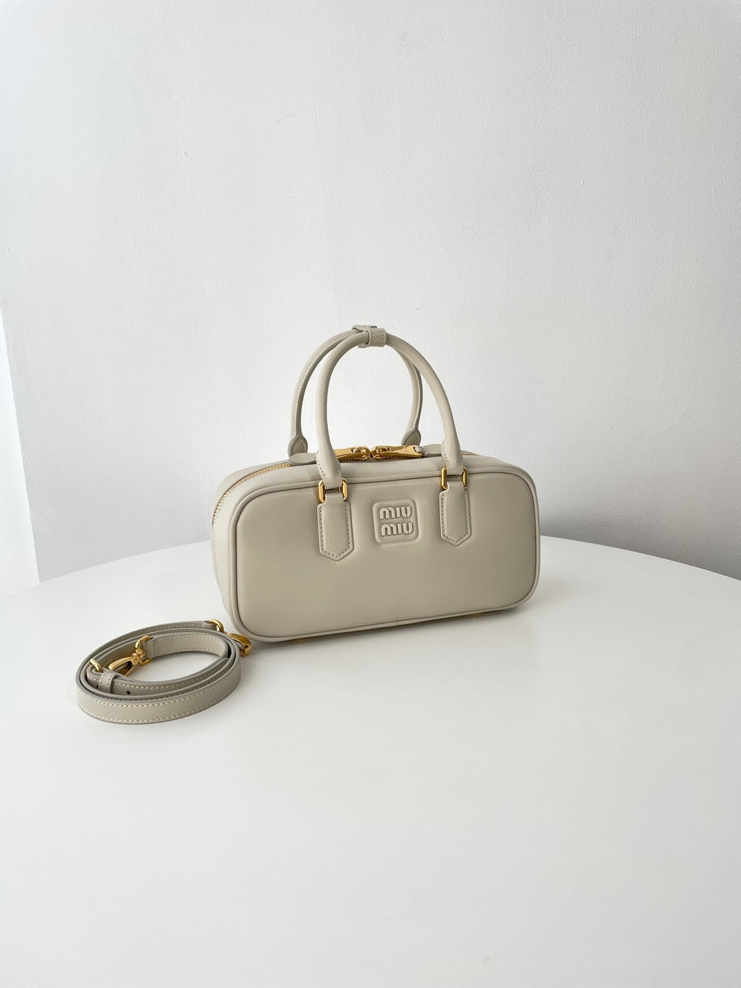 Chalk White Leather Medium Arcadie Bag - Level 5