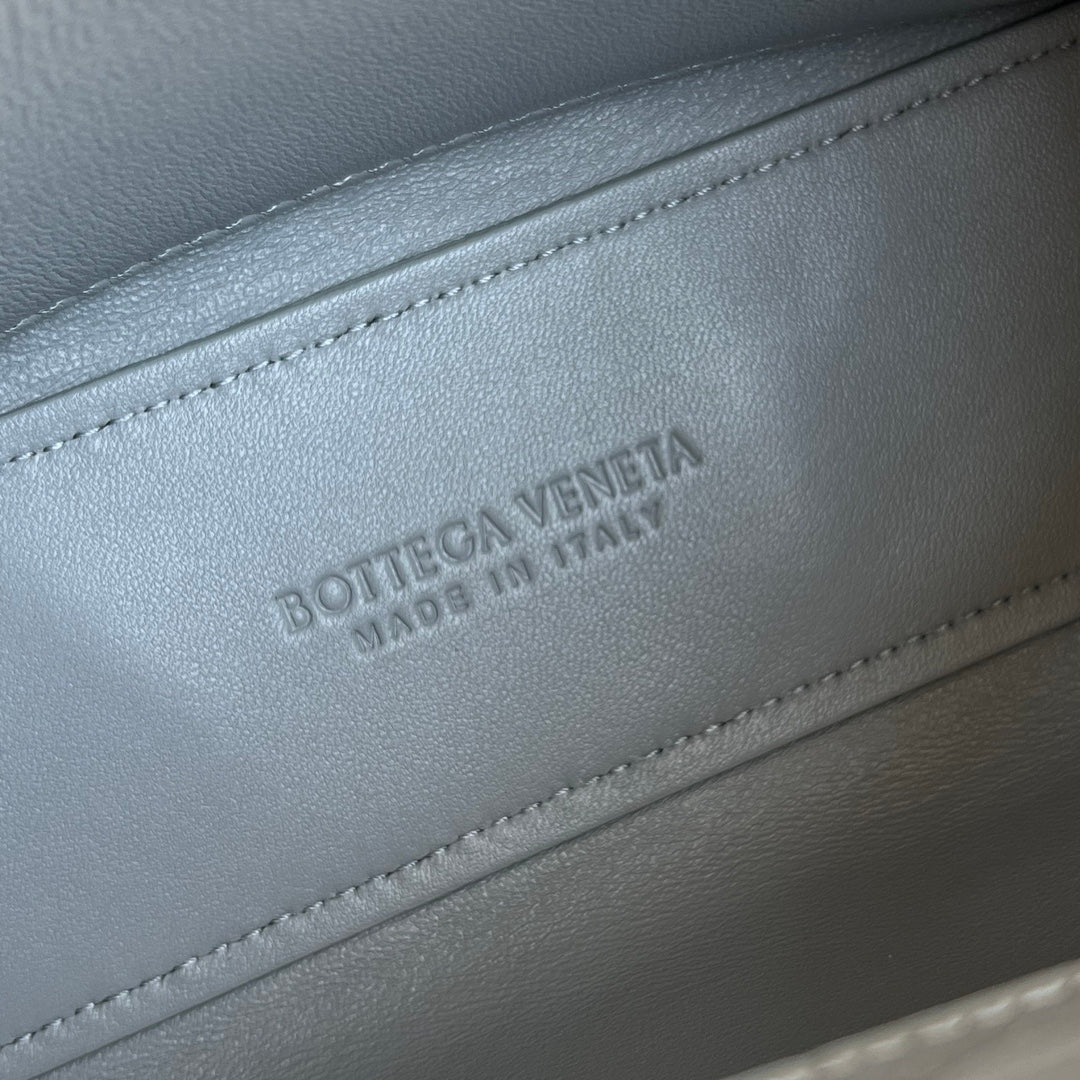 Mini Andiamo Tote Grey Crocodile - Level 5