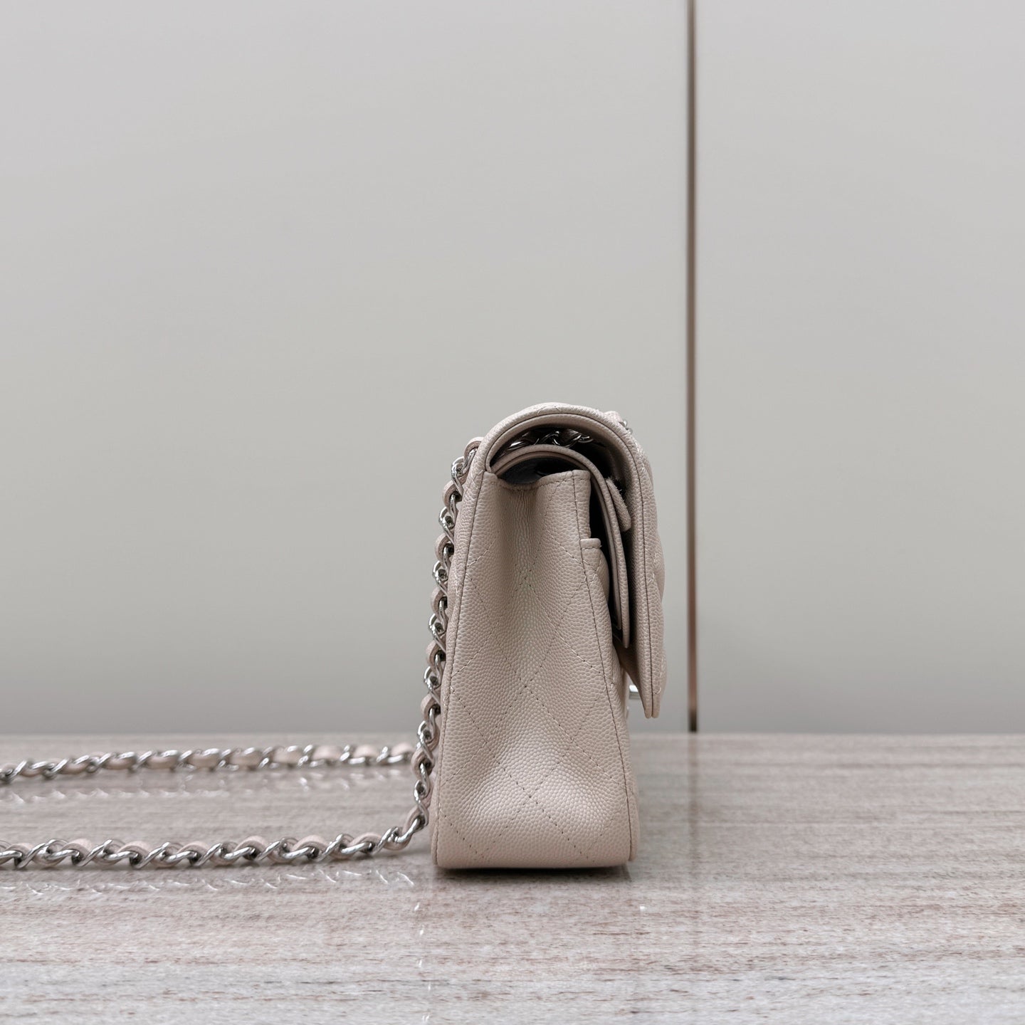 Ivory Caviar Leather Medium Flap Bag - Level X