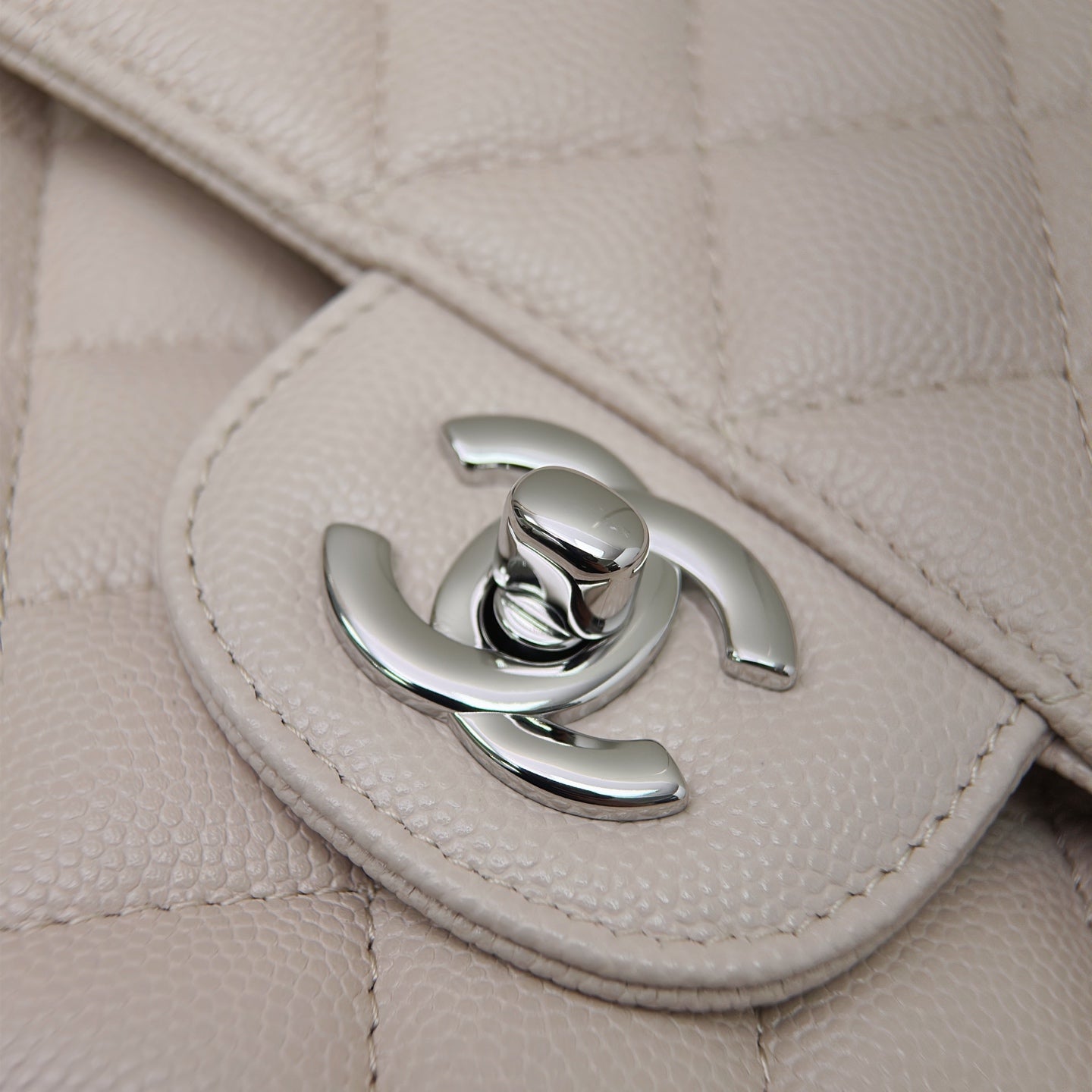 Ivory Caviar Leather Medium Flap Bag - Level X