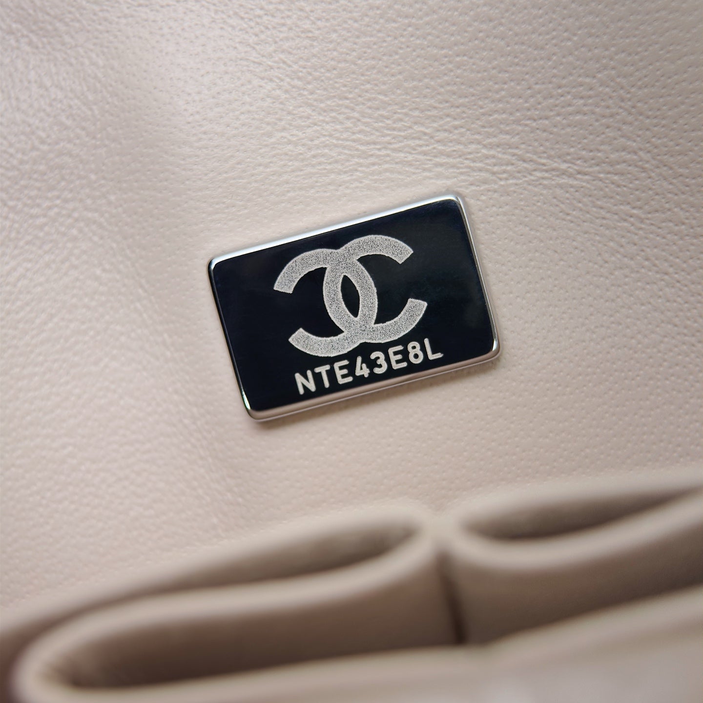 Ivory Caviar Leather Medium Flap Bag - Level X